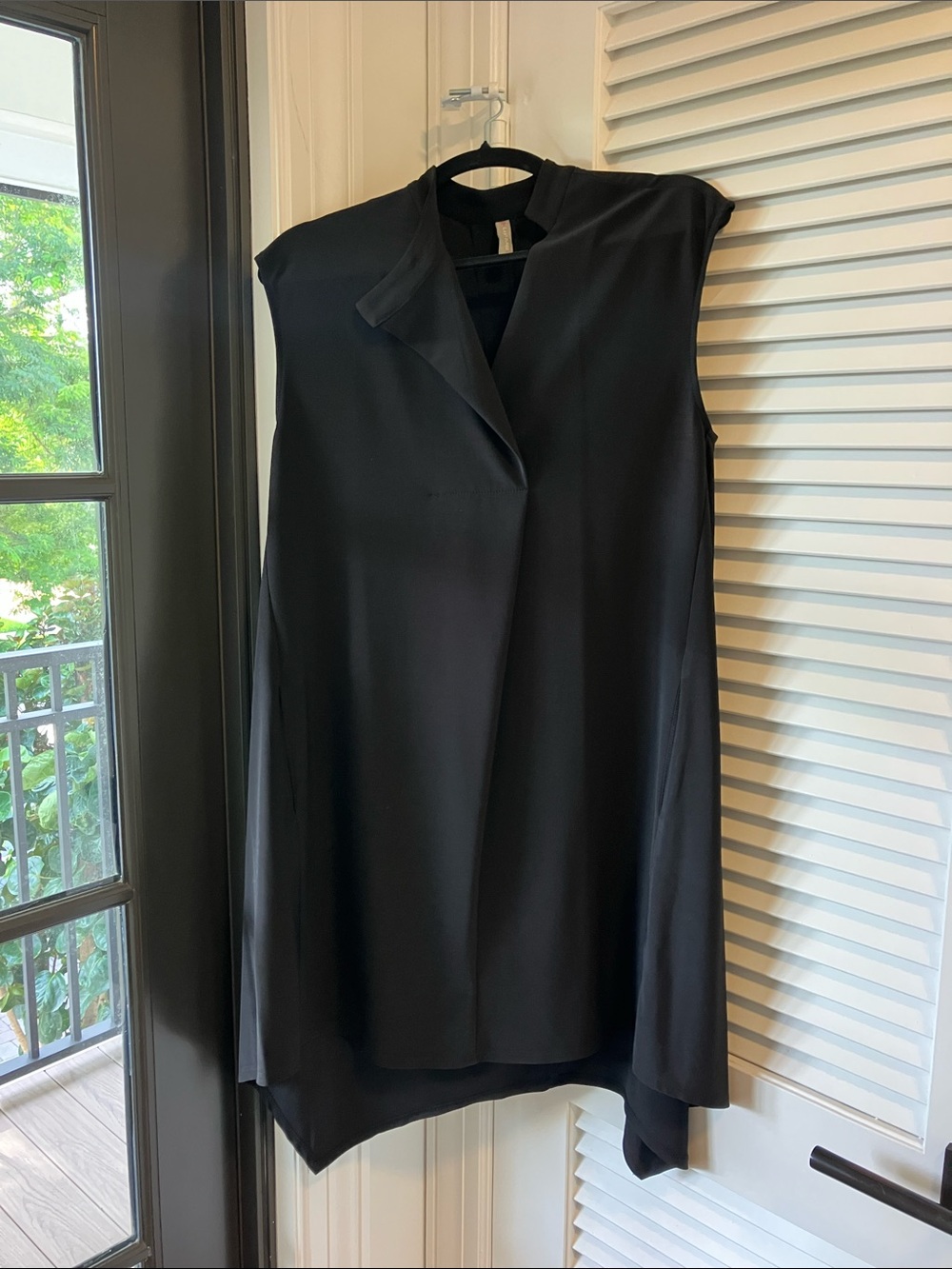 Last Tango Elegant Sleeveless Black Asymmetrical Dress